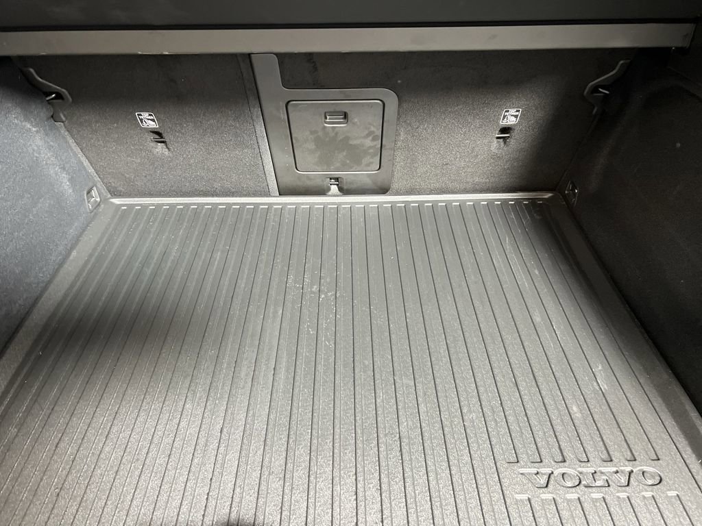 Certified 2025 Volvo XC60 B5 Core w/ Climate Package image 20