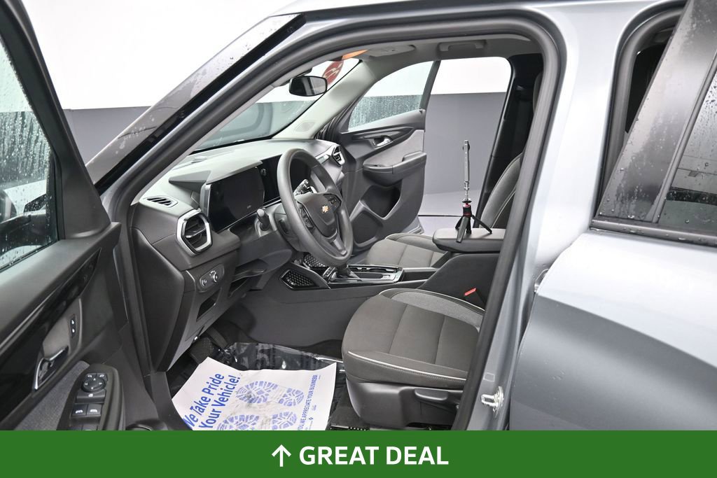 Used 2025 Chevrolet TrailBlazer LT AWD/4WD image 32