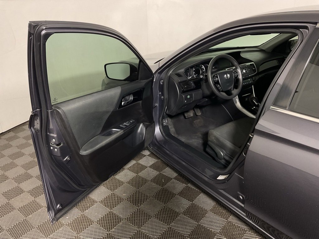 Used 2017 Honda Accord LX image 15