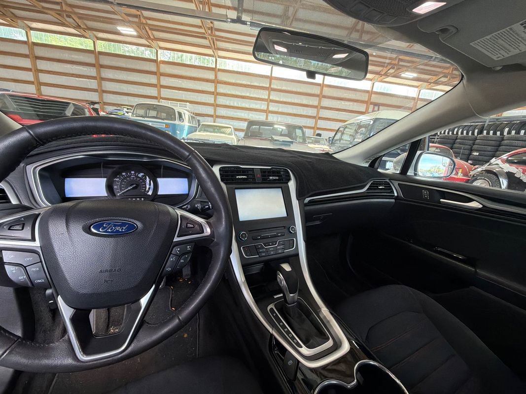 Used 2016 Ford Fusion SE FWD image 13