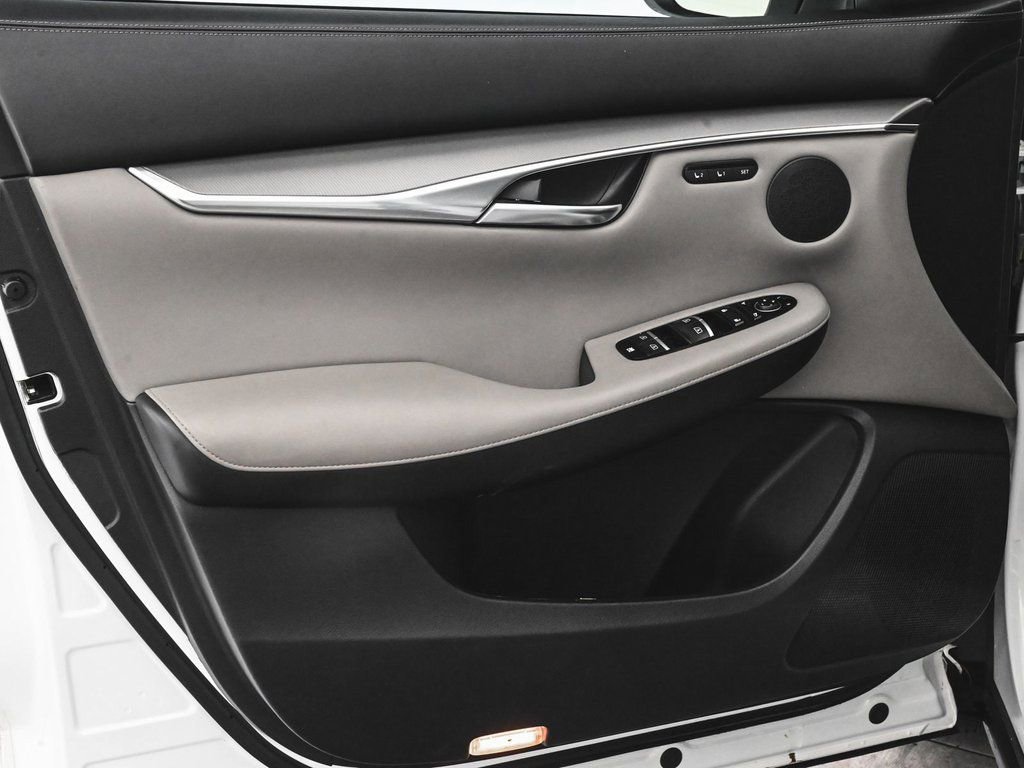 Used 2023 INFINITI QX50 Luxe image 6