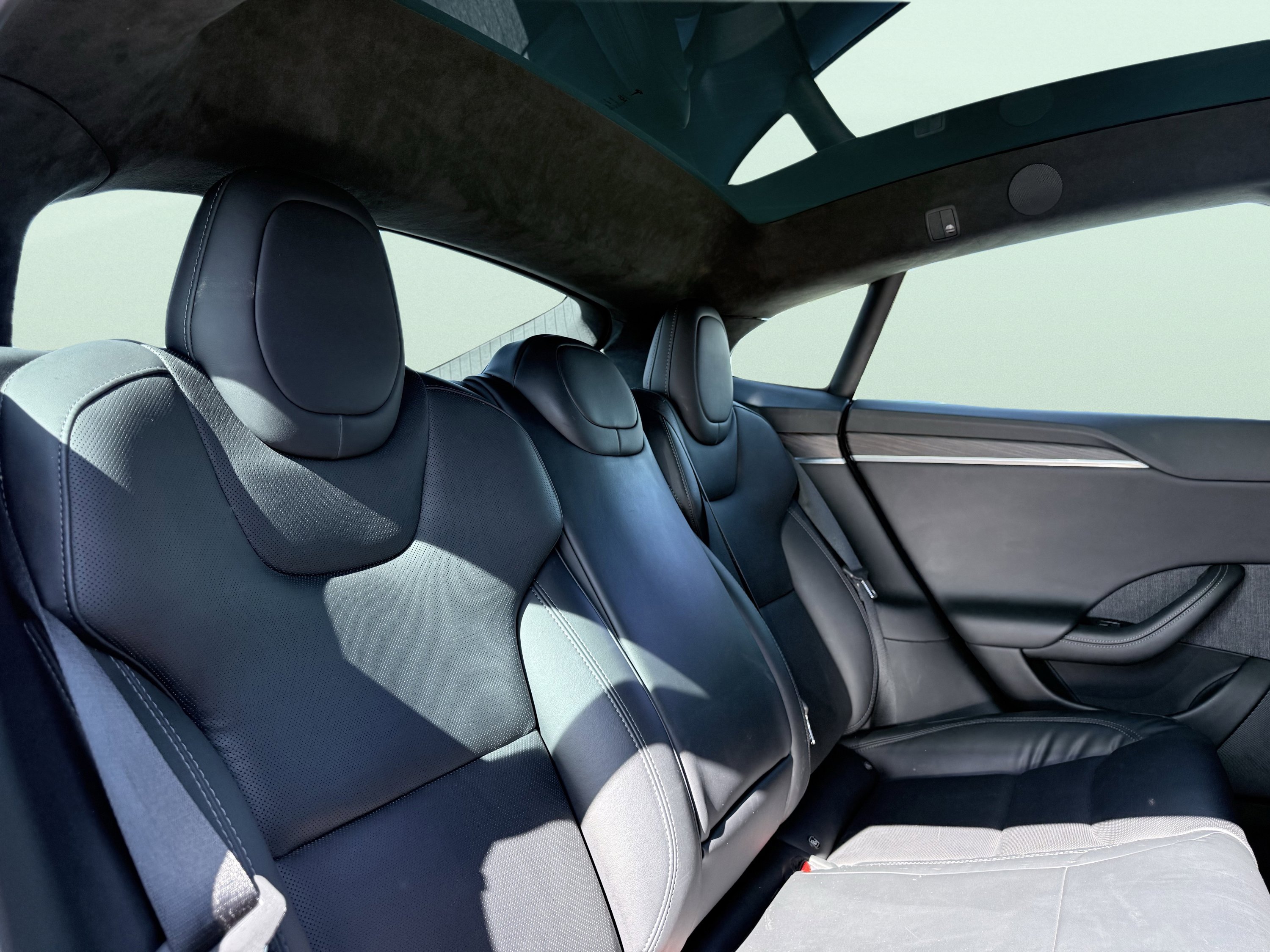 Used 2022 Tesla Model S image 41