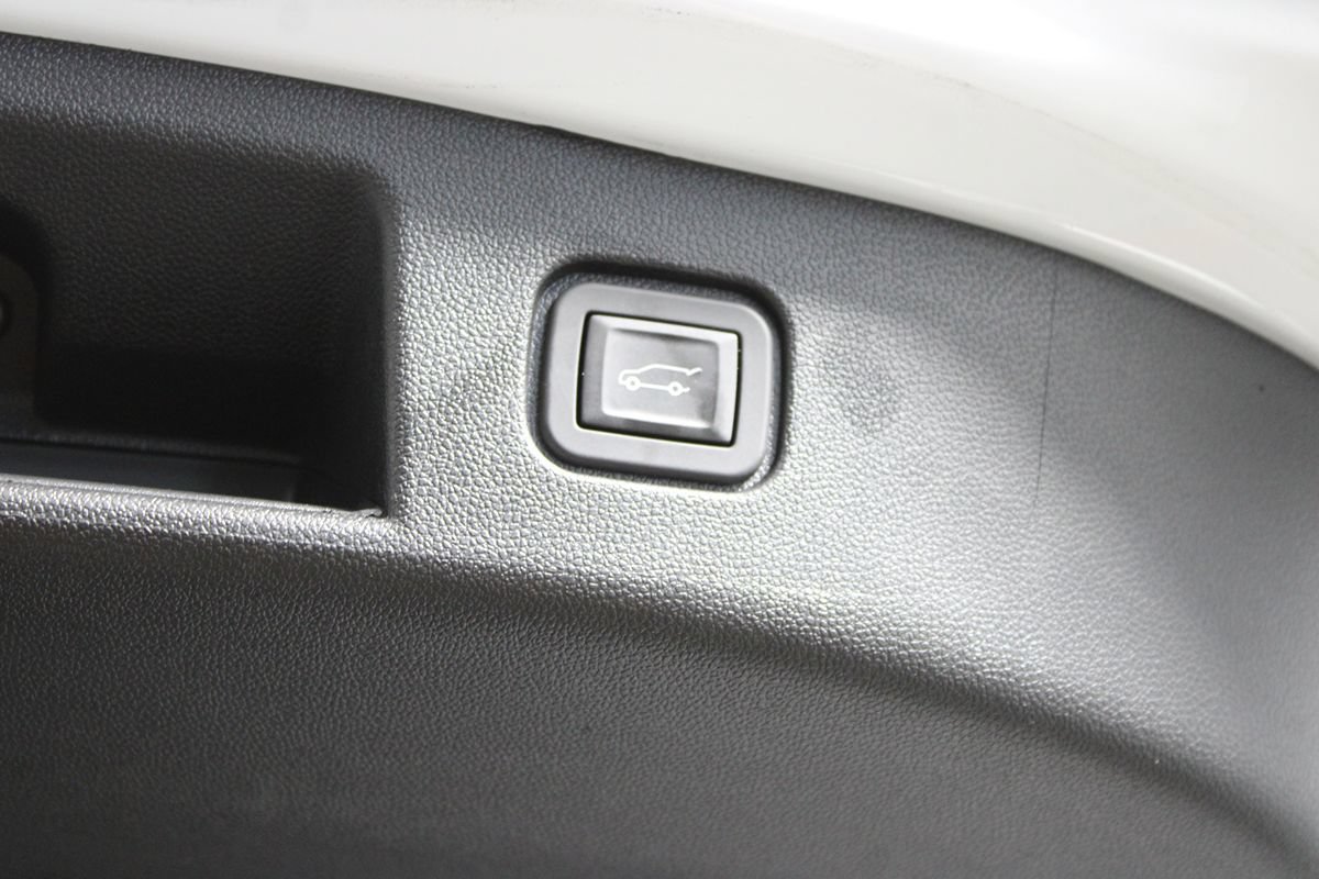 Used 2024 Chevrolet Blazer EV LT AWD/4WD image 28