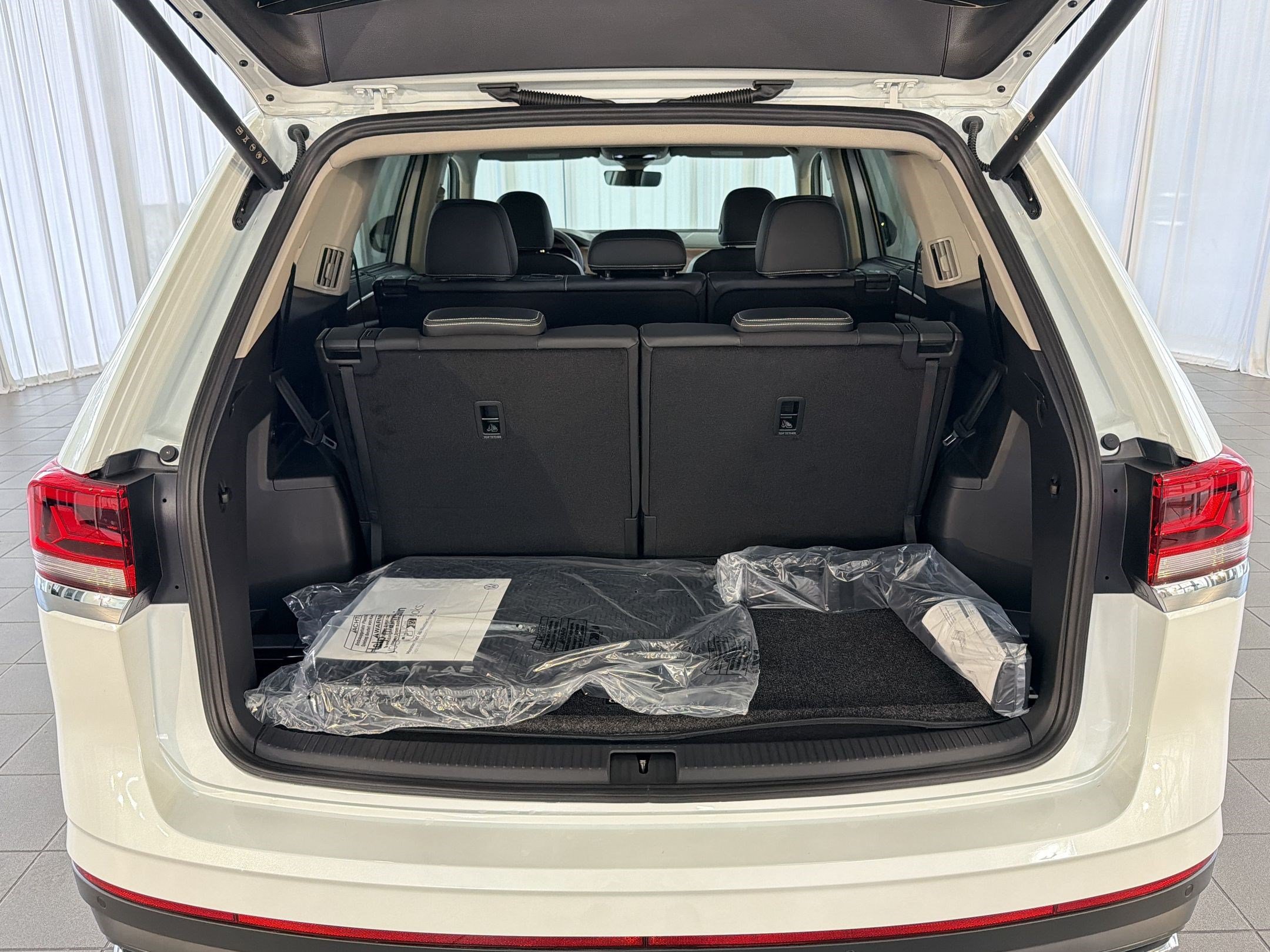New 2026 Volkswagen Atlas SE FWD image 35