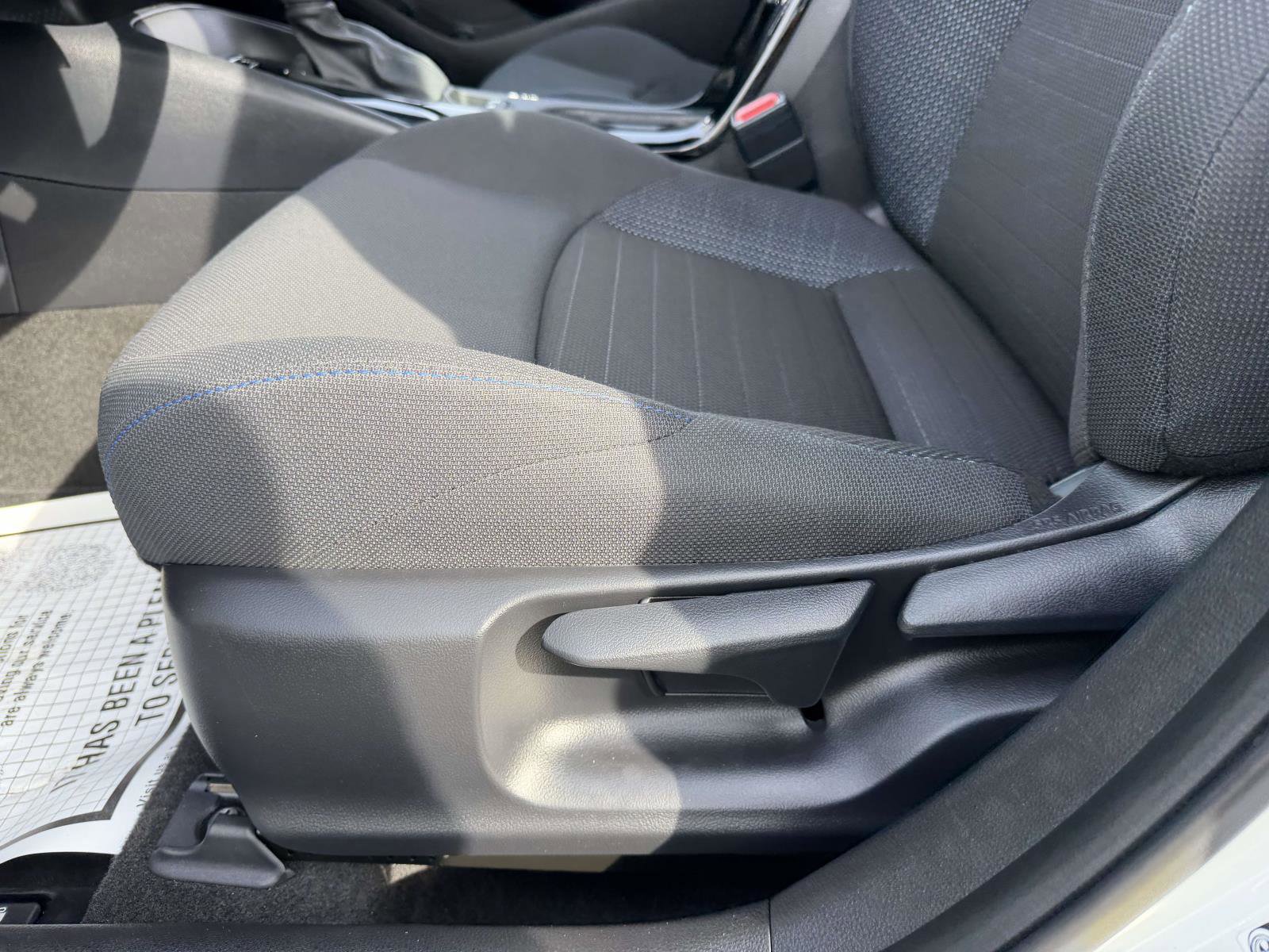 Used 2021 Toyota Corolla SE w/ Carpet Mat Package (TMS) image 13