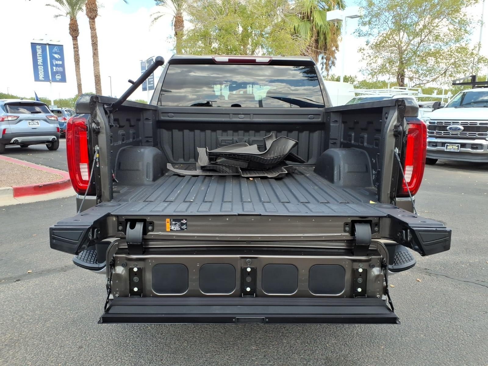 Used 2019 GMC Sierra 1500 SLT w/ X31 Off-Road Package AWD/4WD image 16