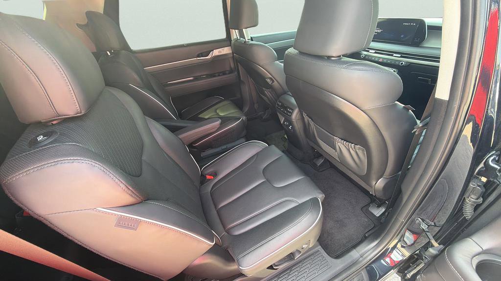 Used 2023 Hyundai Palisade SEL w/ Premium Package image 21