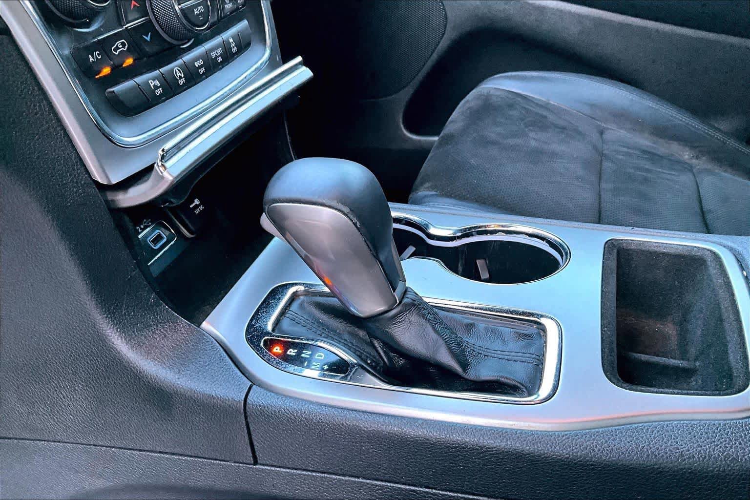 Used 2018 Jeep Grand Cherokee Altitude RWD image 15