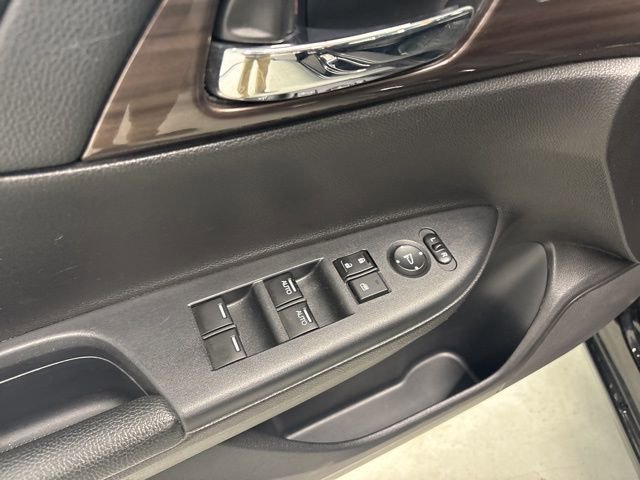 Used 2017 Honda Accord EX-L image 17