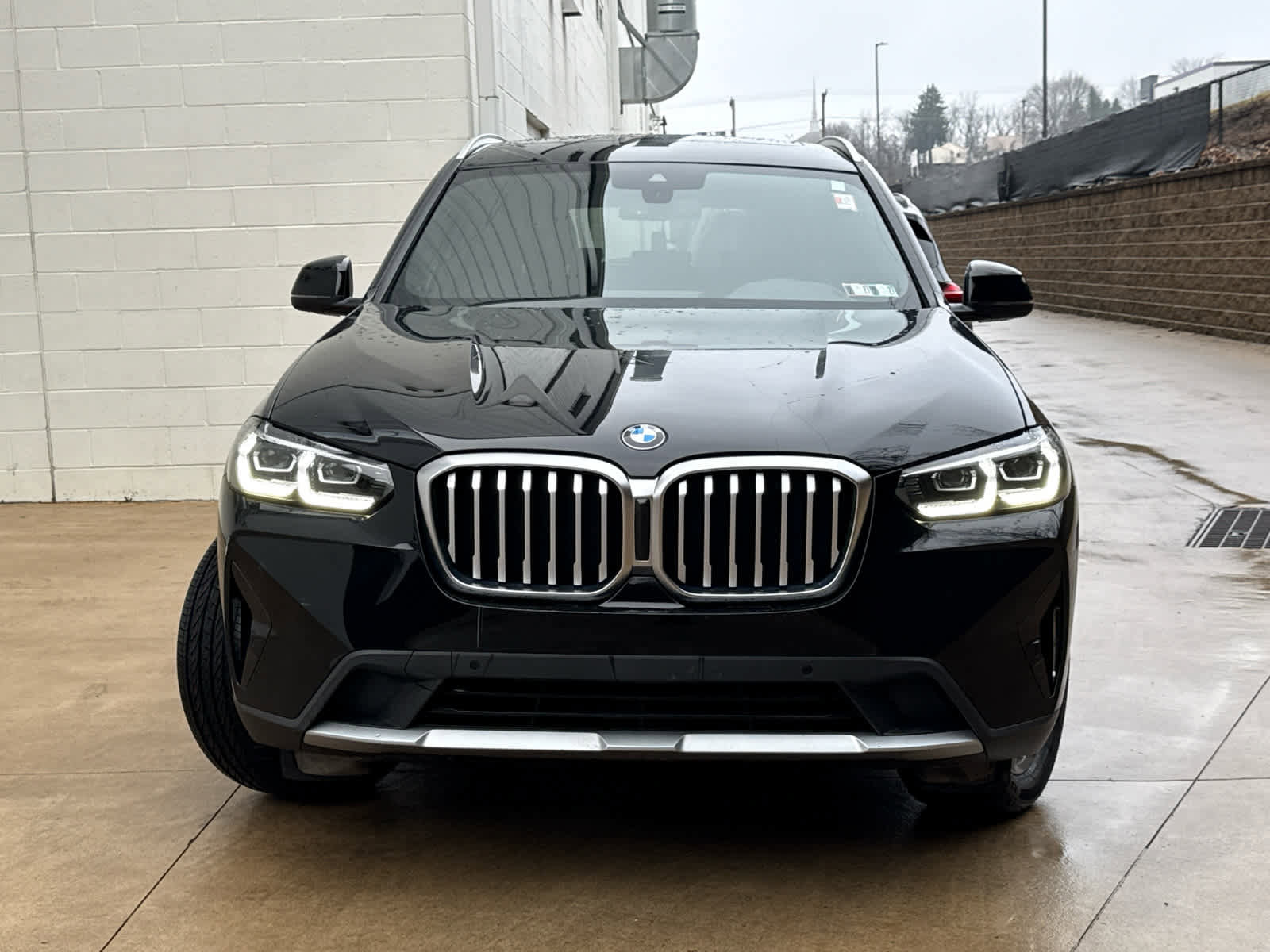 Certified 2022 BMW X3 xDrive30i w/ Convenience Package image 2