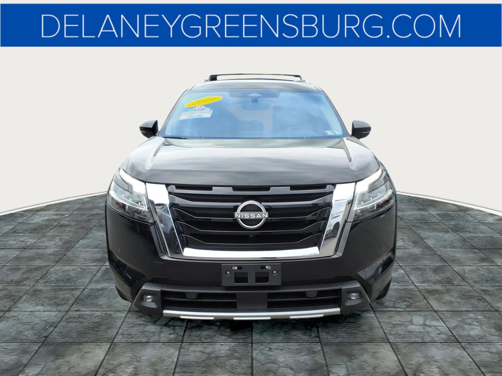 Used 2022 Nissan Pathfinder Platinum w/ Cargo Package image 8