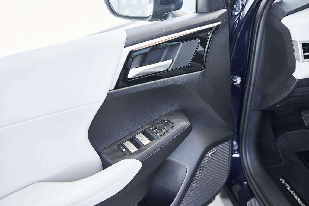 Used 2025 Mitsubishi Outlander SE FWD image 19