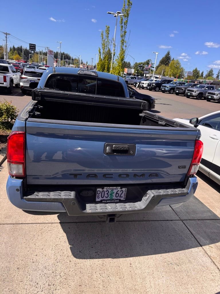 Used 2019 Toyota Tacoma TRD Off-Road w/ TRD Premium Off Road Package AWD/4WD image 3