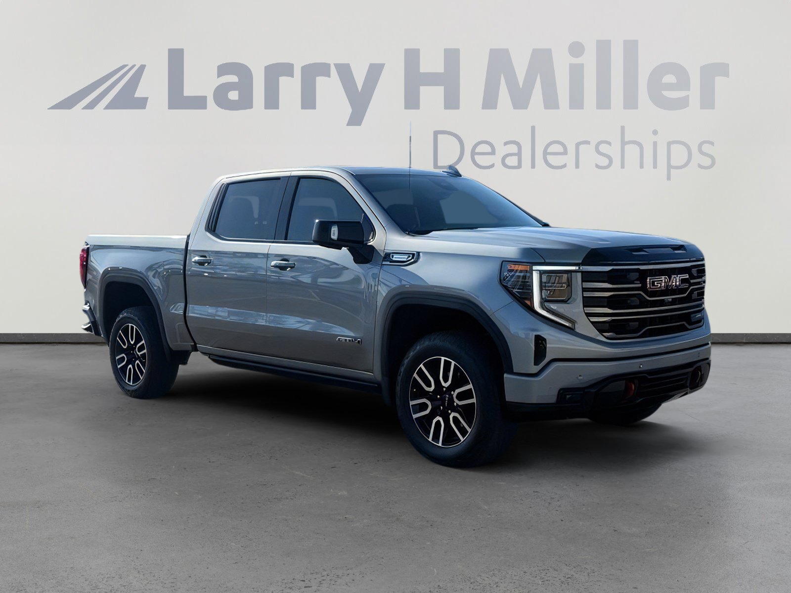 Used 2025 GMC Sierra 1500 AT4 w/ Technology Package AWD/4WD image 8