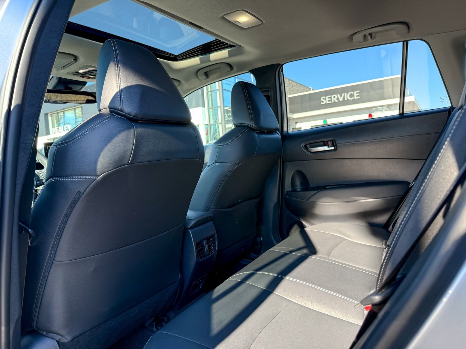 Used 2022 Toyota Corolla Cross XLE w/ Convenience Package image 34