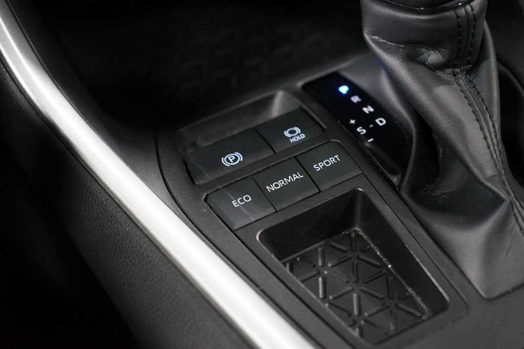 Certified 2025 Toyota RAV4 LE image 22