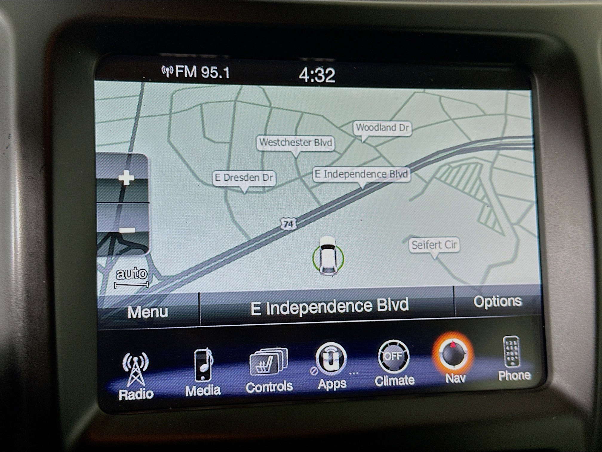 Used 2016 Jeep Cherokee Limited w/ Technology Group image 22