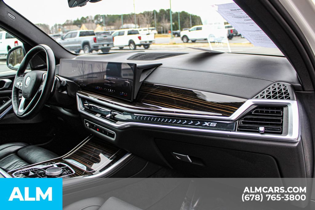 Used 2025 BMW X5 xDrive50e image 24