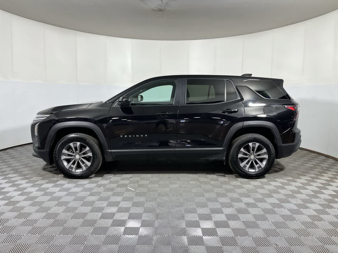 Used 2026 Chevrolet Equinox LT AWD/4WD image 5