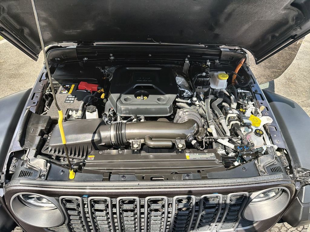 Used 2025 Jeep Wrangler Unlimited Rubicon 4xe w/ Convenience Group image 17