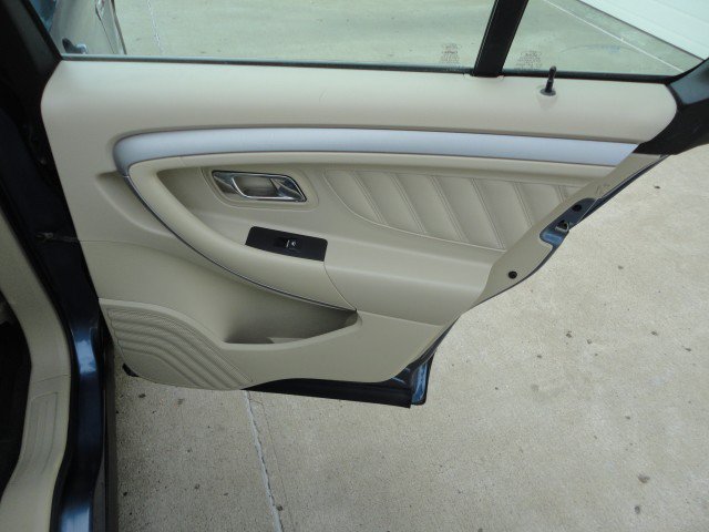 Used 2018 Ford Taurus SE image 15