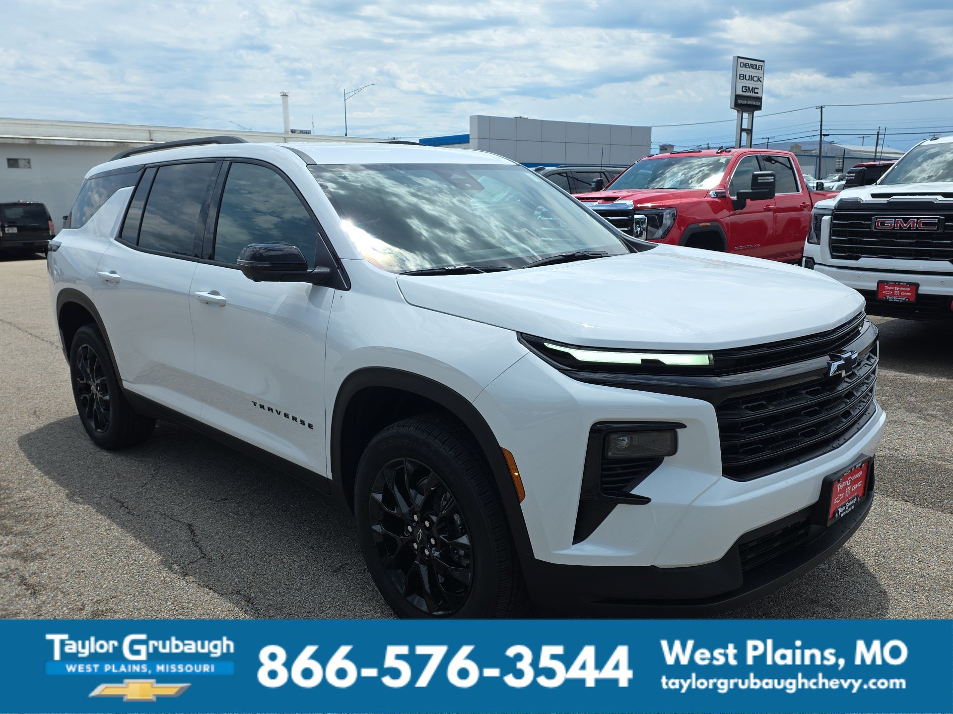 New 2026 Chevrolet Traverse LT w/ Midnight/Sport Edition FWD image 2