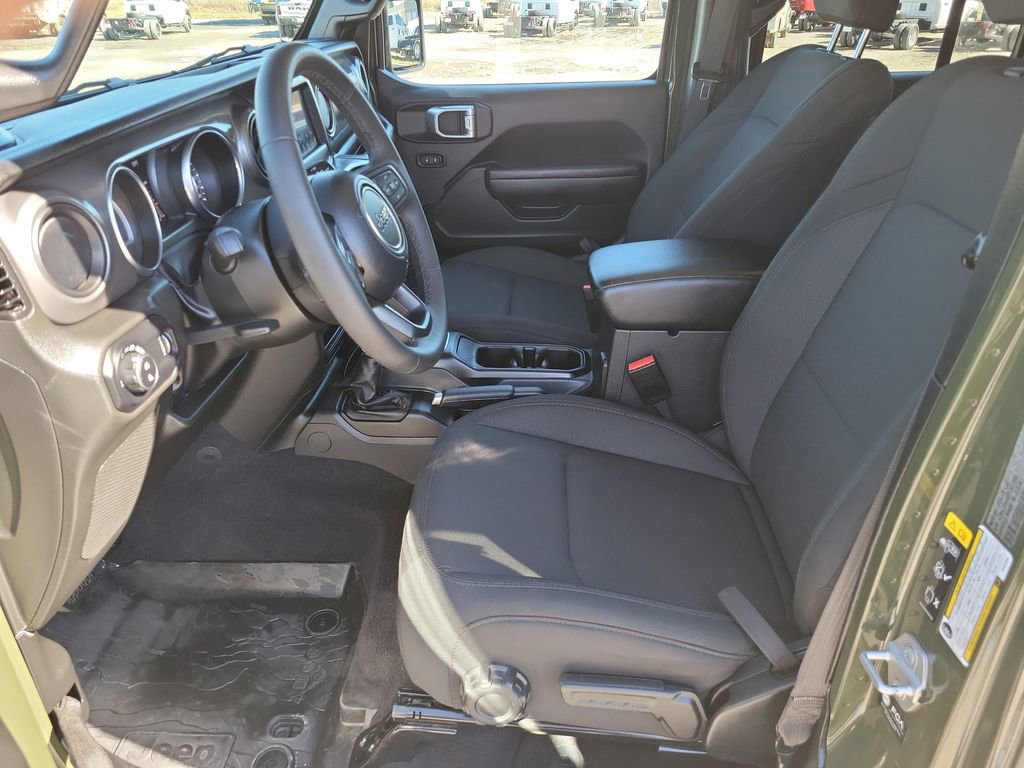 Used 2023 Jeep Gladiator Willys image 23