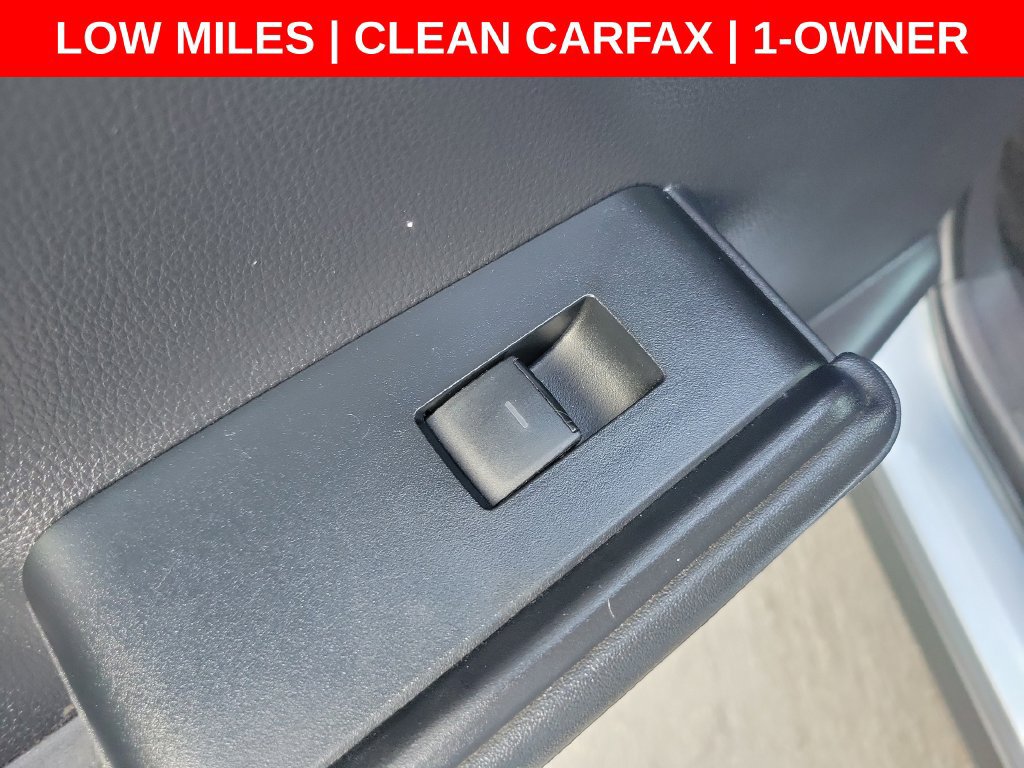 Used 2022 Toyota Highlander LE FWD image 18