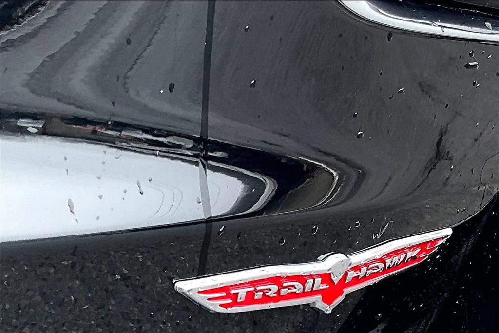 Used 2021 Jeep Grand Cherokee Trailhawk image 8