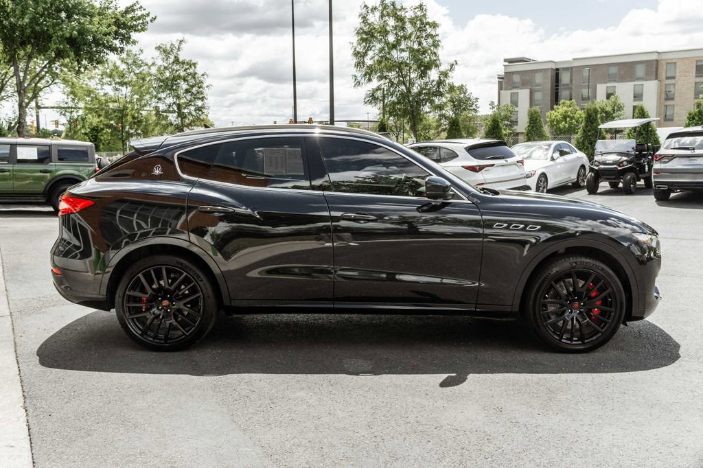 Used 2017 Maserati Levante S AWD/4WD image 3