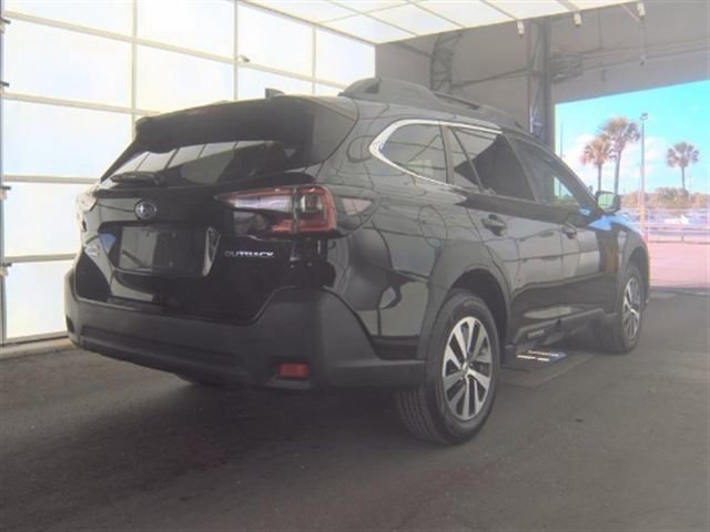 Used 2023 Subaru Outback Premium image 2