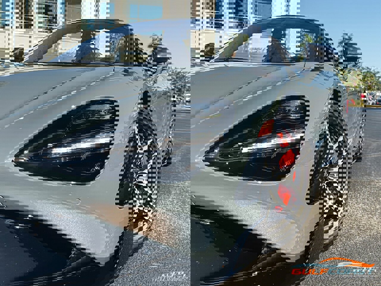 Used 2022 McLaren 765LT image 14