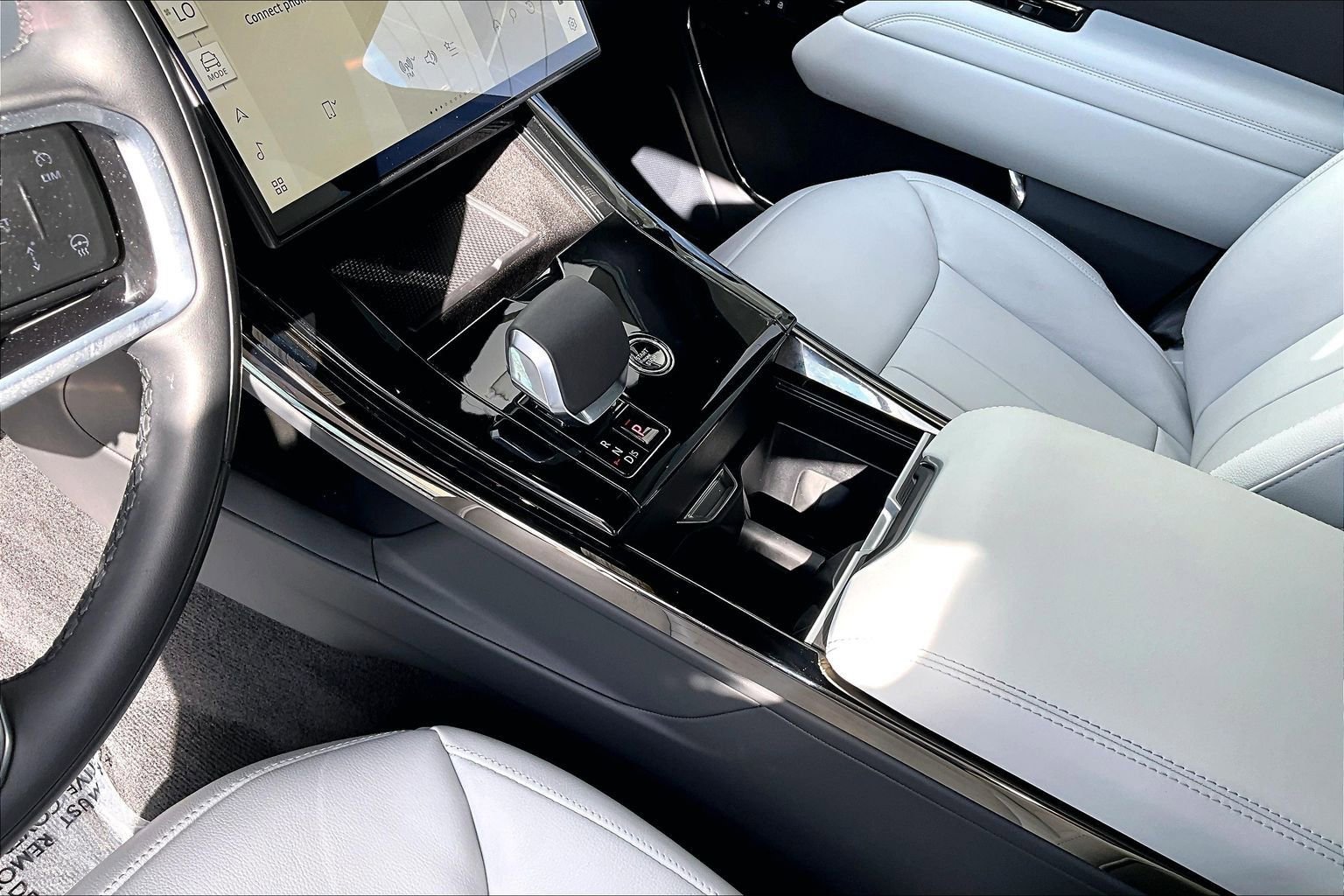 Used 2025 Land Rover Range Rover Sport image 17