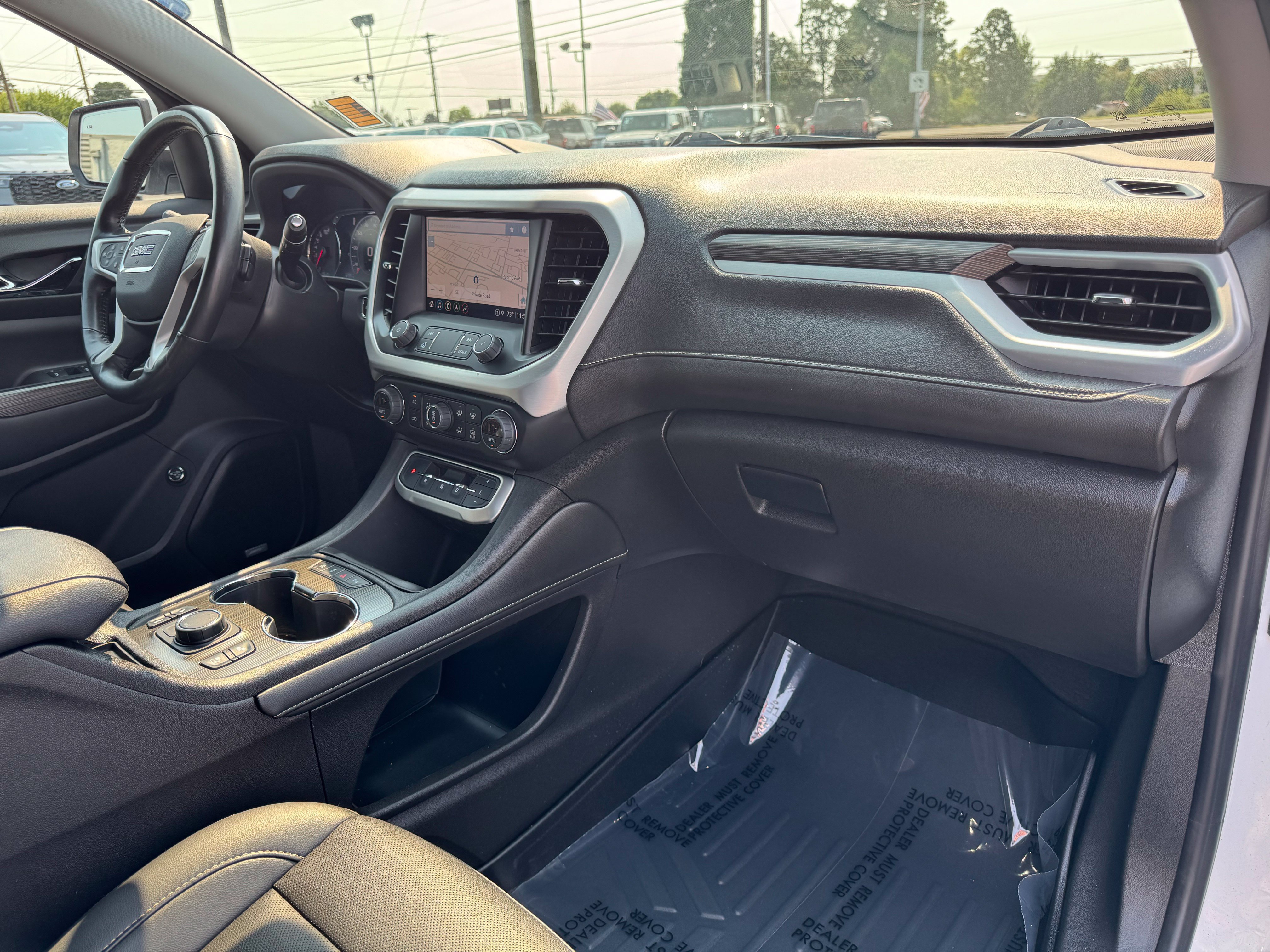 Used 2022 GMC Acadia SLT w/ Technology Package AWD/4WD image 24