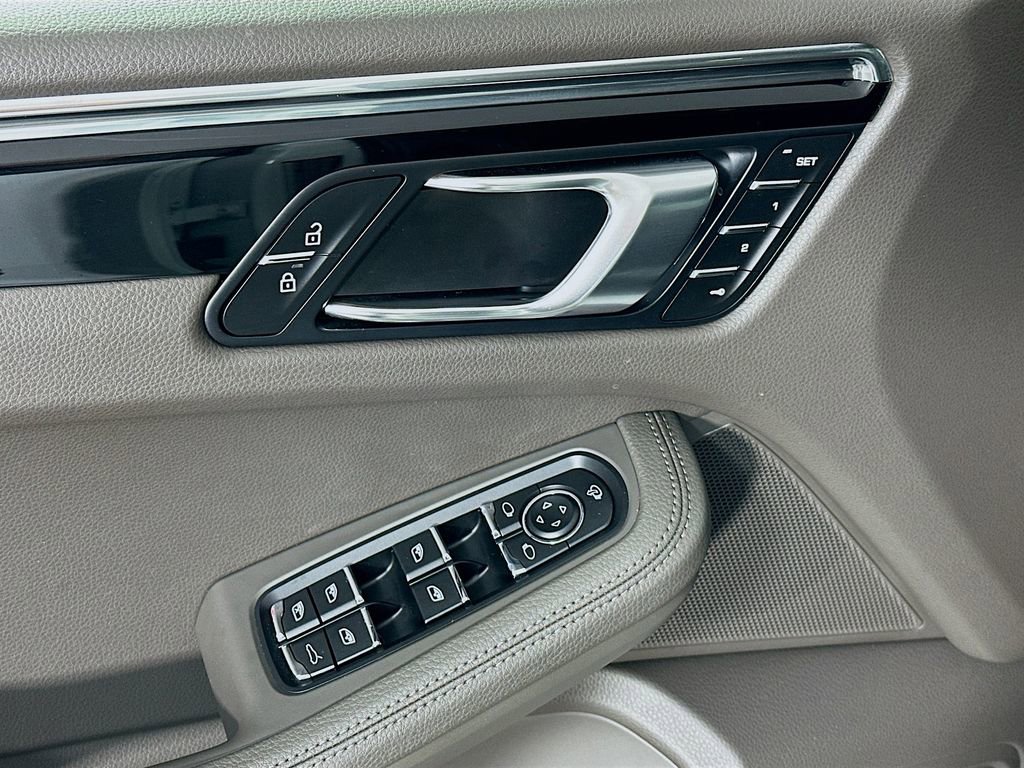 New 2025 Porsche Macan image 20
