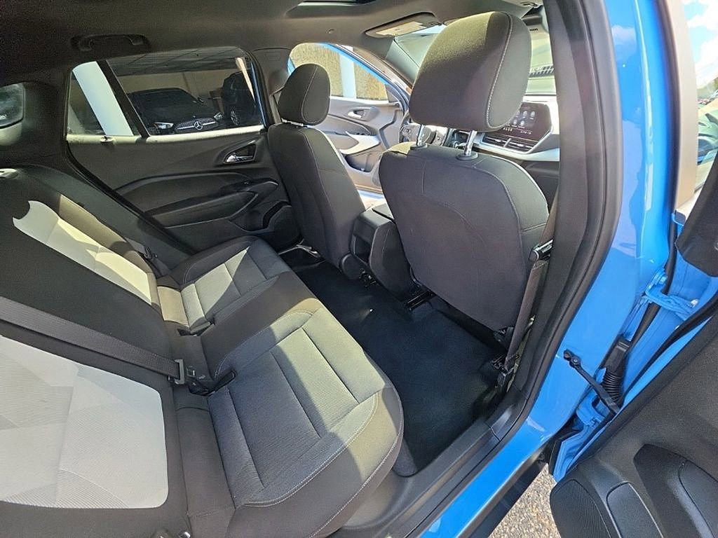 Used 2024 Chevrolet Trax RS w/ Sunroof Package image 28