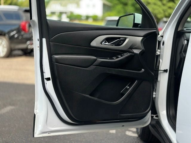Used 2020 Chevrolet Traverse LT AWD/4WD image 11