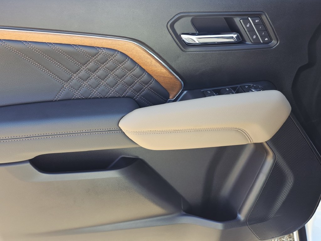 New 2026 GMC Canyon Denali AWD/4WD image 11