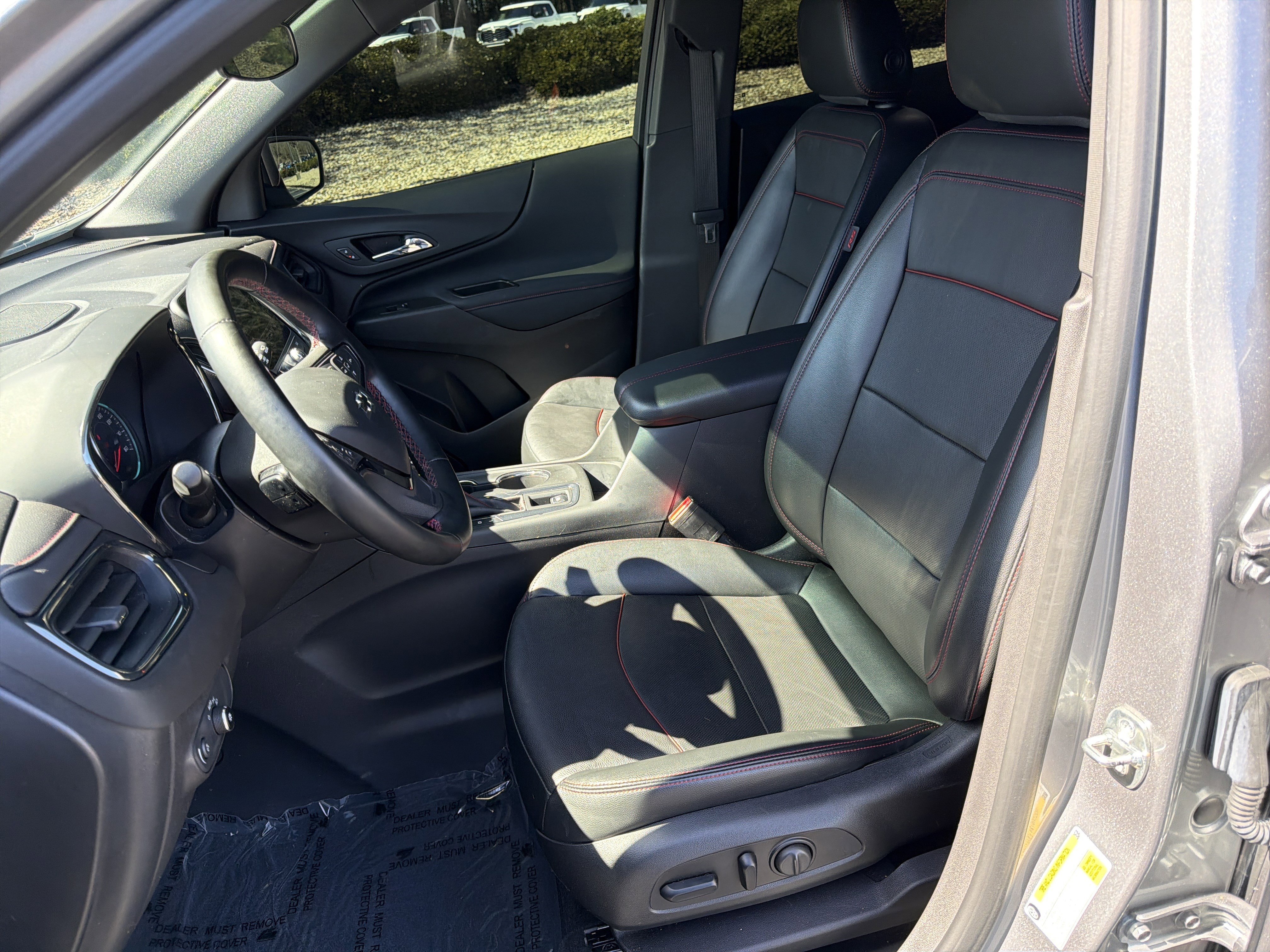 Used 2023 Chevrolet Equinox RS w/ RS Leather Package image 9