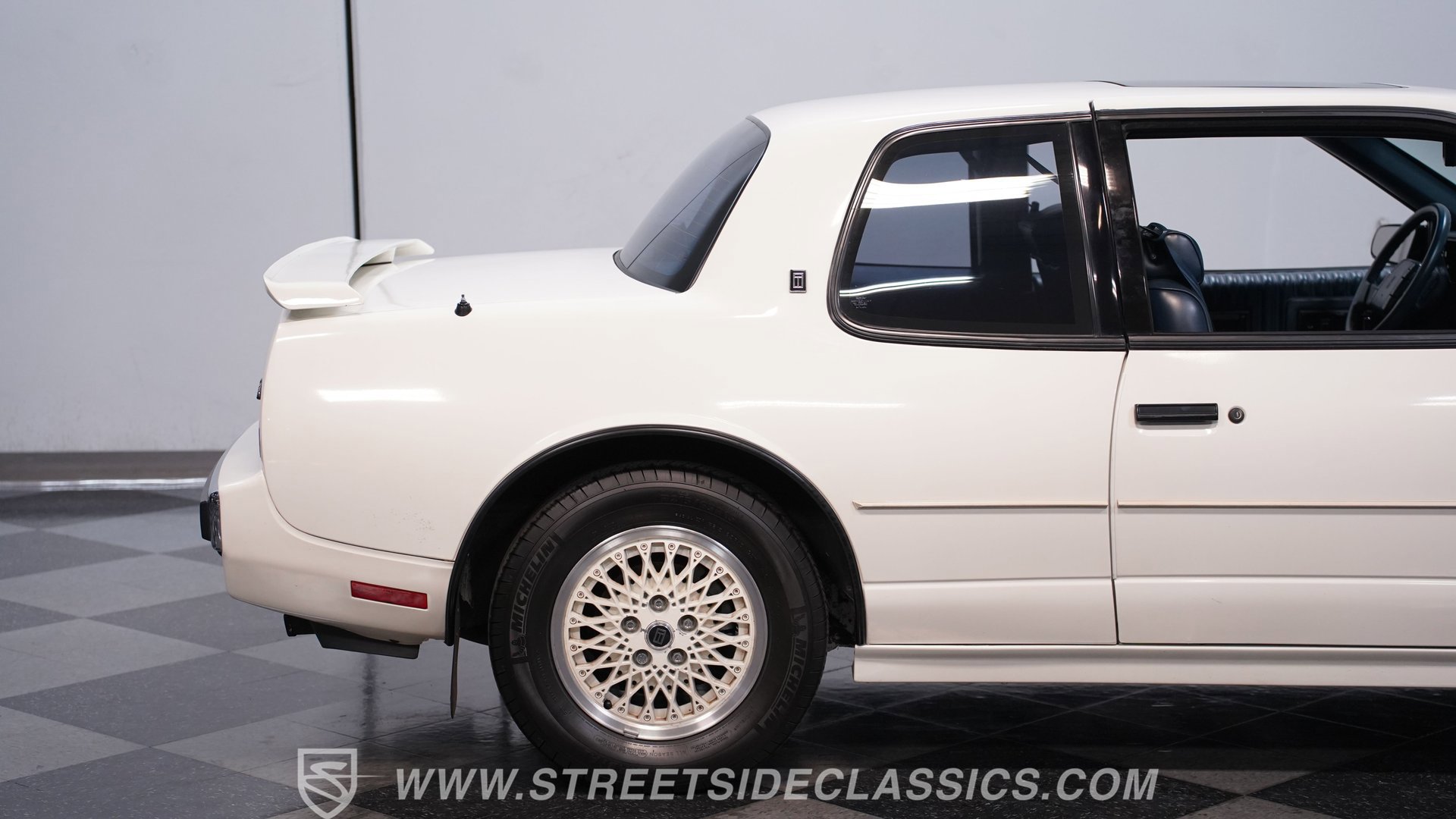 Used 1989 Oldsmobile Toronado Trofeo image 24