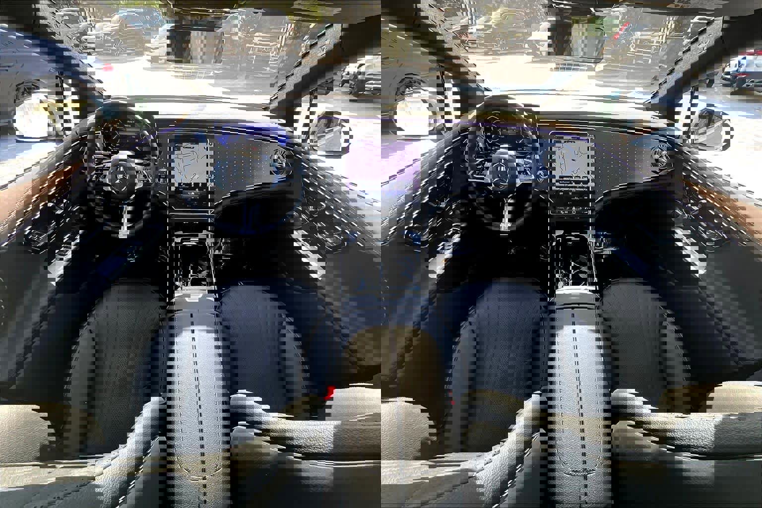 Used 2023 Mercedes-Benz EQE 500 4MATIC Sedan w/ Exclusive Trim Package image 15