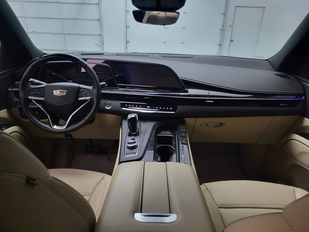 Used 2023 Cadillac Escalade Premium Luxury w/ Performance Package image 15