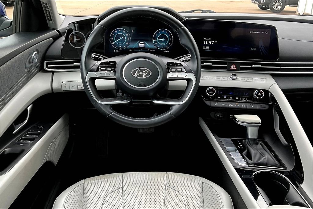 Used 2023 Hyundai Elantra Limited w/ Cargo Package FWD image 7
