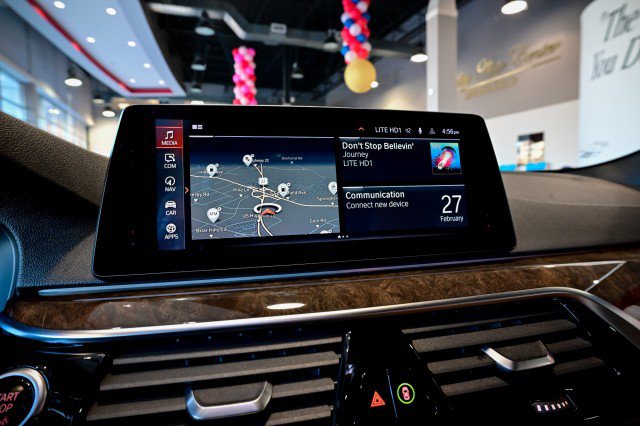 Used 2020 BMW 530i w/ Convenience Package image 34