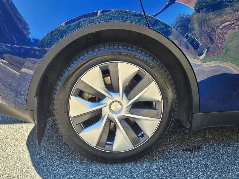 Used 2023 Tesla Model Y Long Range AWD/4WD image 16