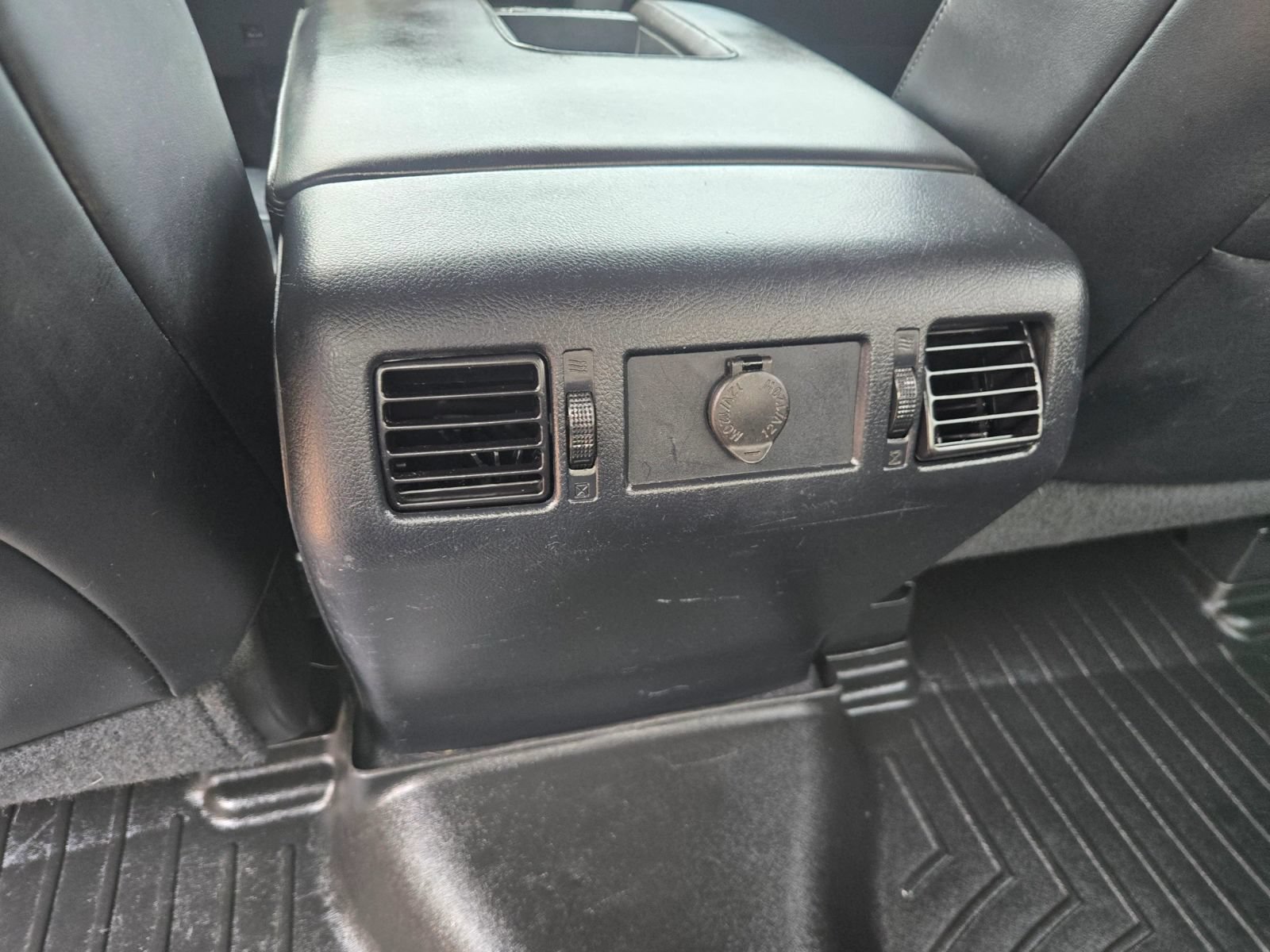 Used 2018 Toyota Tundra Platinum RWD image 11