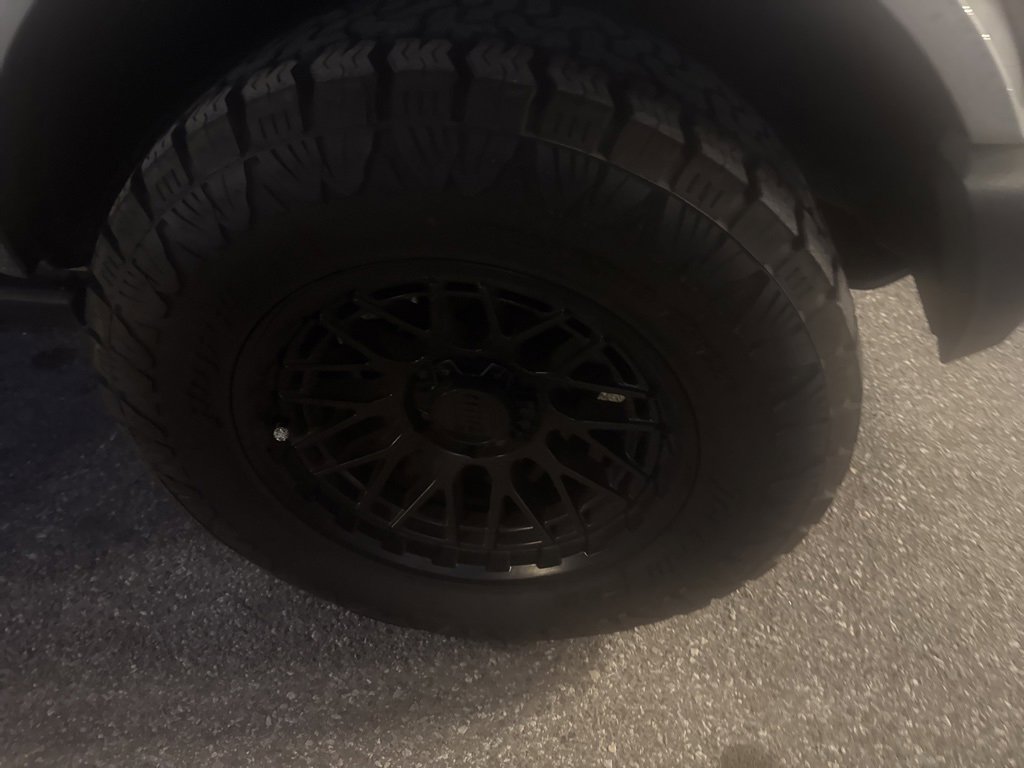 Used 2024 Ford Bronco Outer Banks image 8