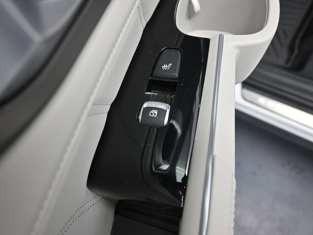 Certified 2025 Kia Sorento SX Prestige image 19