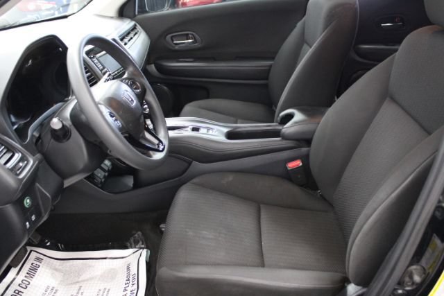 Used 2017 Honda HR-V LX image 11