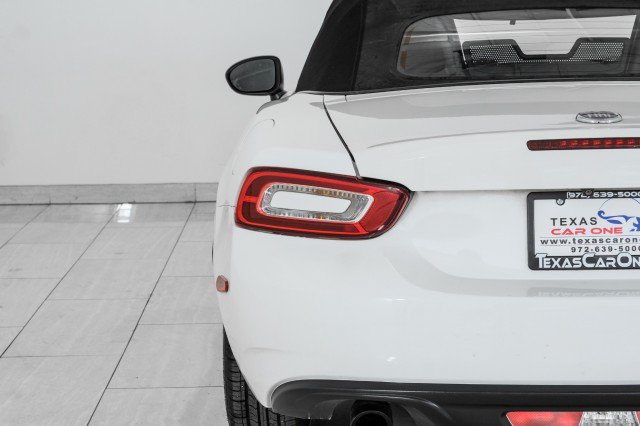 Used 2017 FIAT 124 Spider Classica RWD image 37